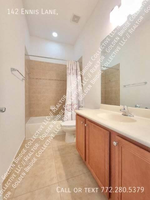 Townhouse for rent at 142 Ennis Lane, Jupiter, FL 33458