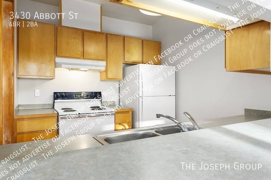 House for rent at 3430 Abbott St, Bellingham, WA 98225