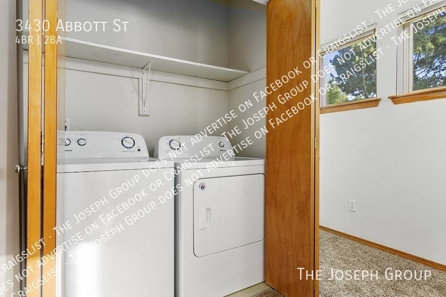 House for rent at 3430 Abbott St, Bellingham, WA 98225