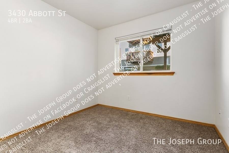 House for rent at 3430 Abbott St, Bellingham, WA 98225