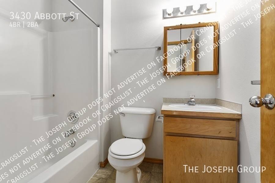 House for rent at 3430 Abbott St, Bellingham, WA 98225