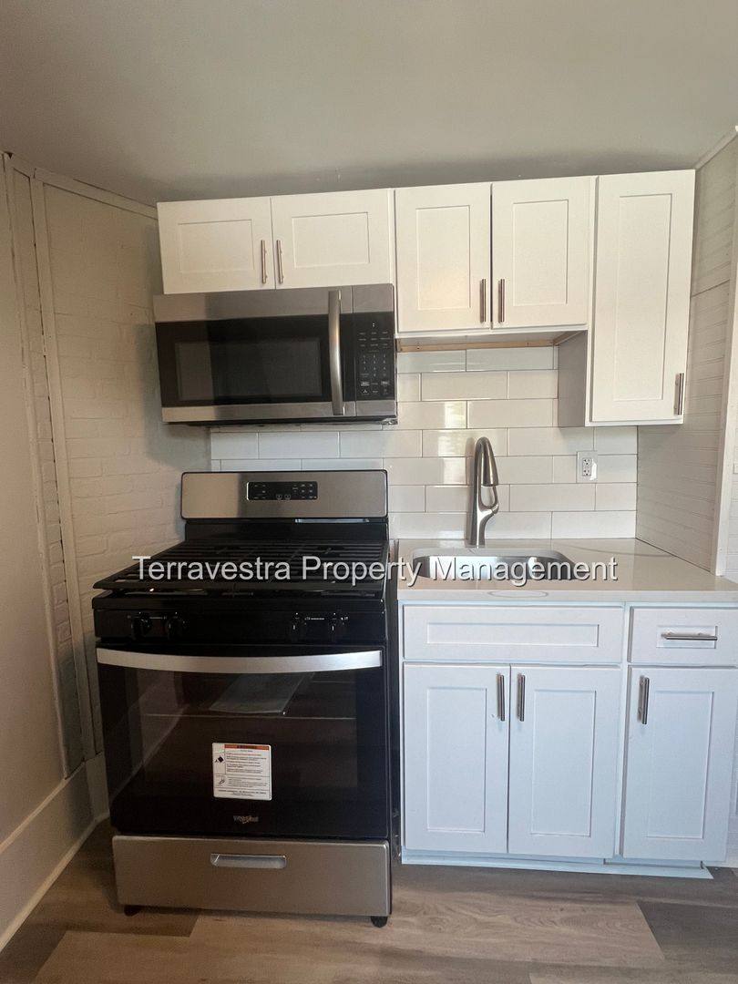 Apartment for rent at 118 N 2nd St, Millville, NJ 08332