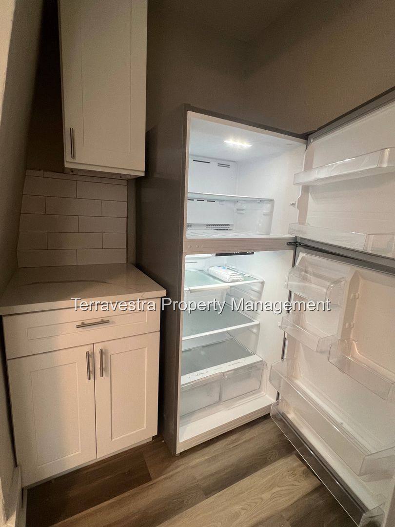 Apartment for rent at 118 N 2nd St, Millville, NJ 08332
