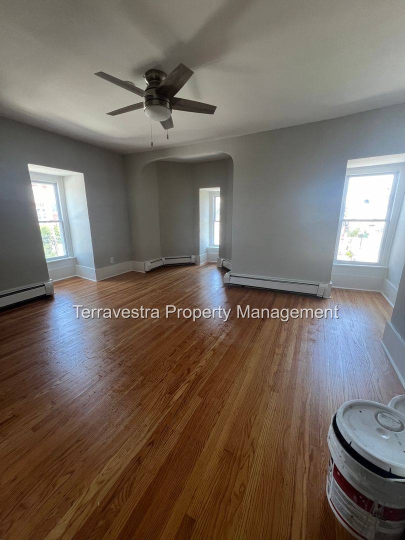Apartment for rent at 118 N 2nd St, Millville, NJ 08332
