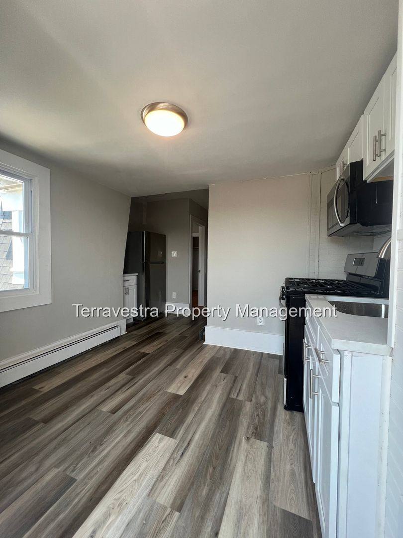 Apartment for rent at 118 N 2nd St, Millville, NJ 08332