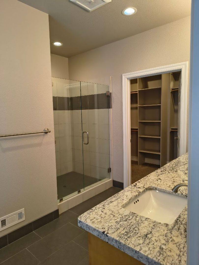 Apartment for rent at 1377 Browning St, Redding, CA 96003