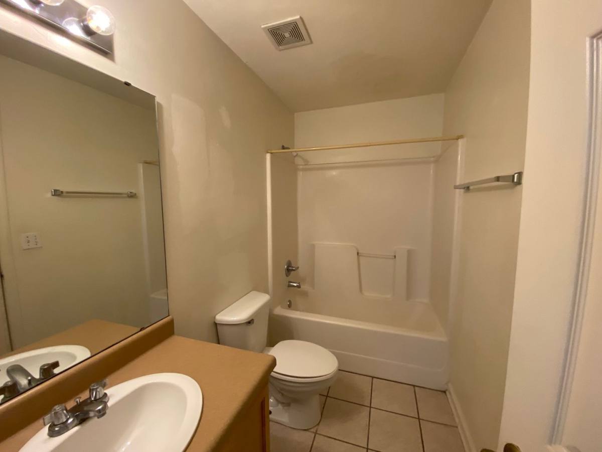 Apartment for rent at 1081 Solana Ave, Tallahassee, FL 32304
