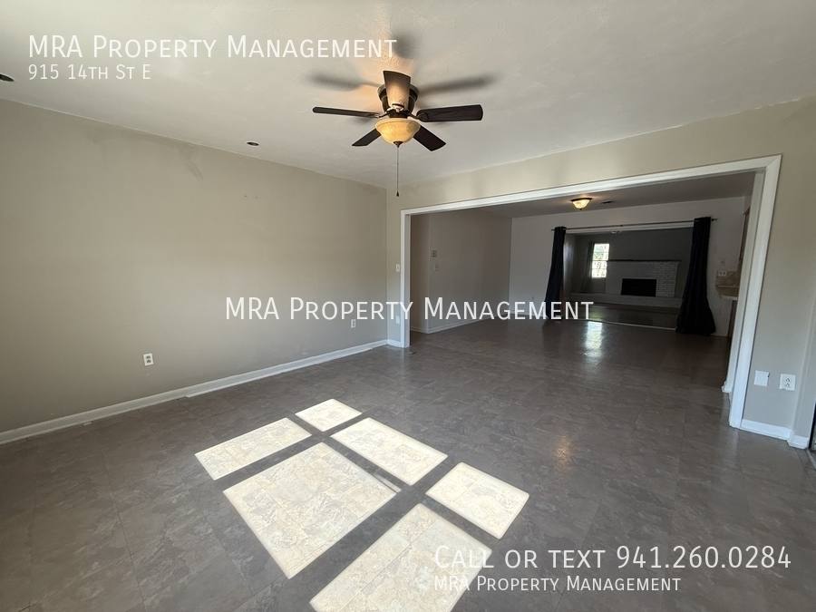 House for rent at 915 14th St E, Bradenton, FL 34208