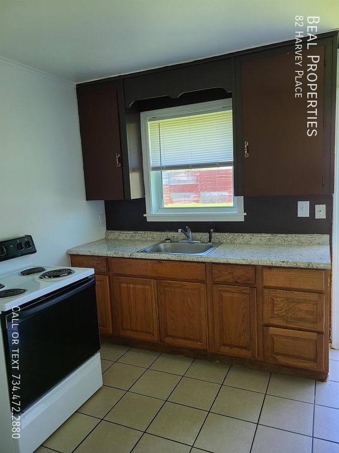 Apartment for rent at 82 Harvey Place, Ypsilanti, MI 48198