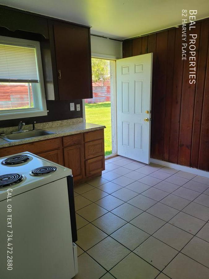 Apartment for rent at 82 Harvey Place, Ypsilanti, MI 48198