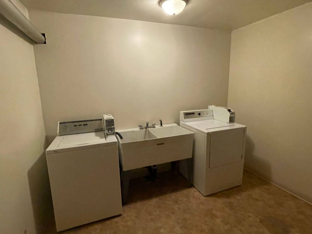 Apartment for rent at 2166 Grand Ave, Saint Paul, MN 55105