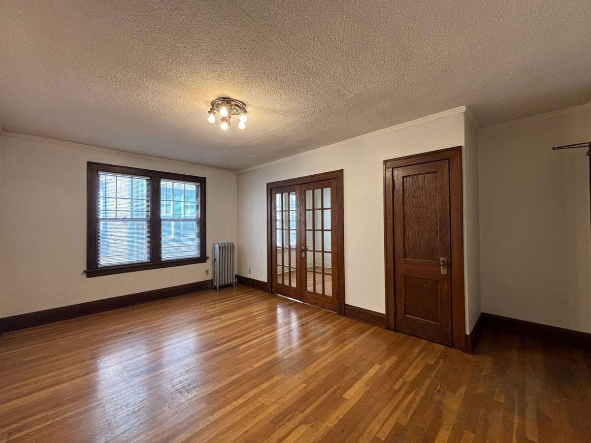 Apartment for rent at 2166 Grand Ave, Saint Paul, MN 55105