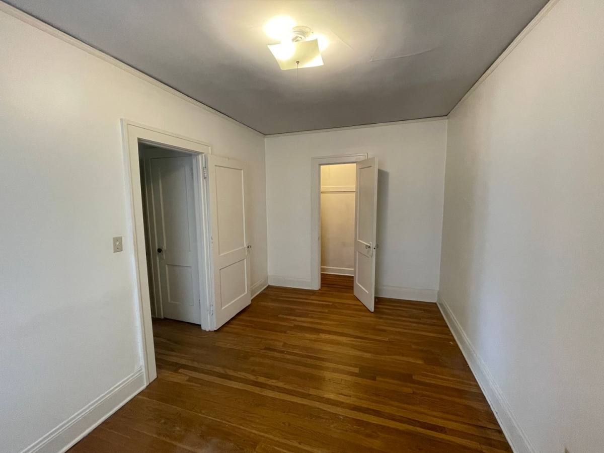 Apartment for rent at 2166 Grand Ave, Saint Paul, MN 55105