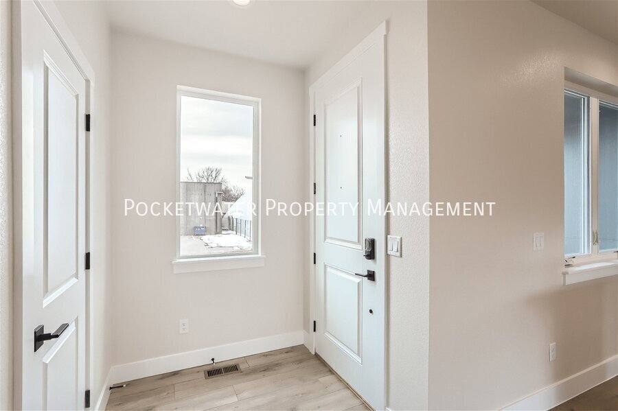 Townhouse for rent at 1343 Baker St, Longmont, CO 80501