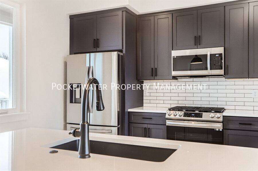 Townhouse for rent at 1343 Baker St, Longmont, CO 80501