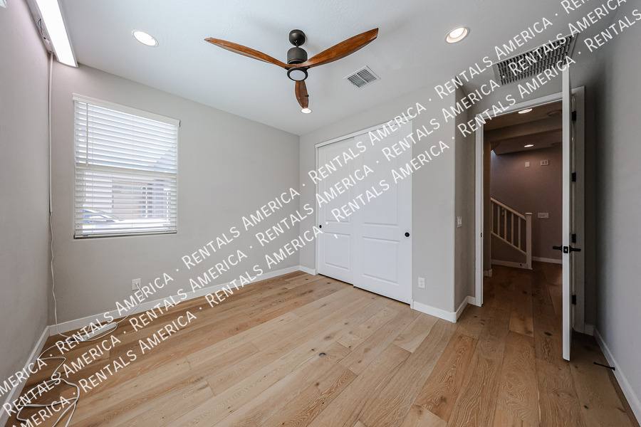 House for rent at 1726 W Jeanine Dr, Tempe, AZ 85284