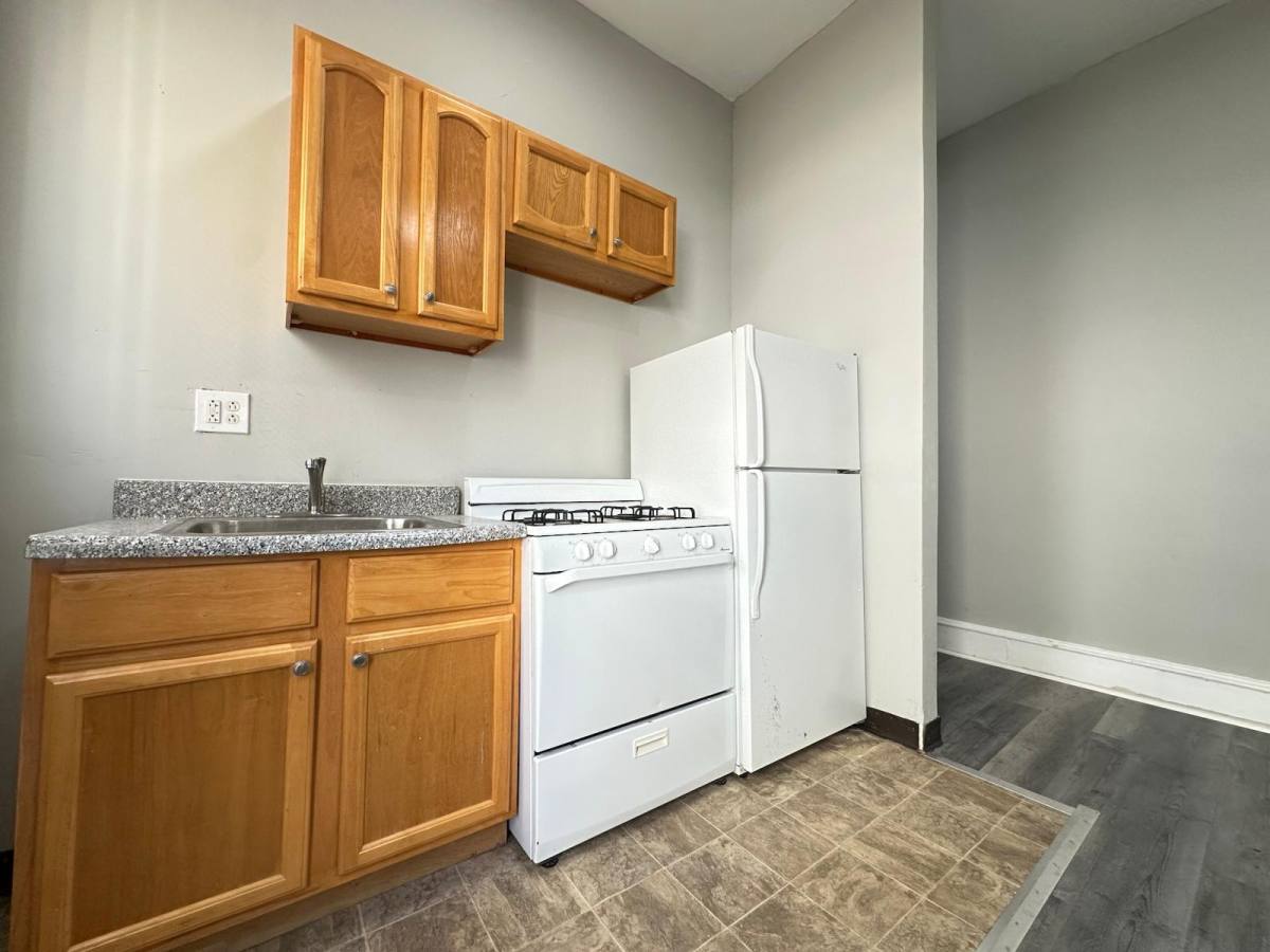 Apartment for rent at 1526 N 18th St #2R, Philadelphia, PA 19121