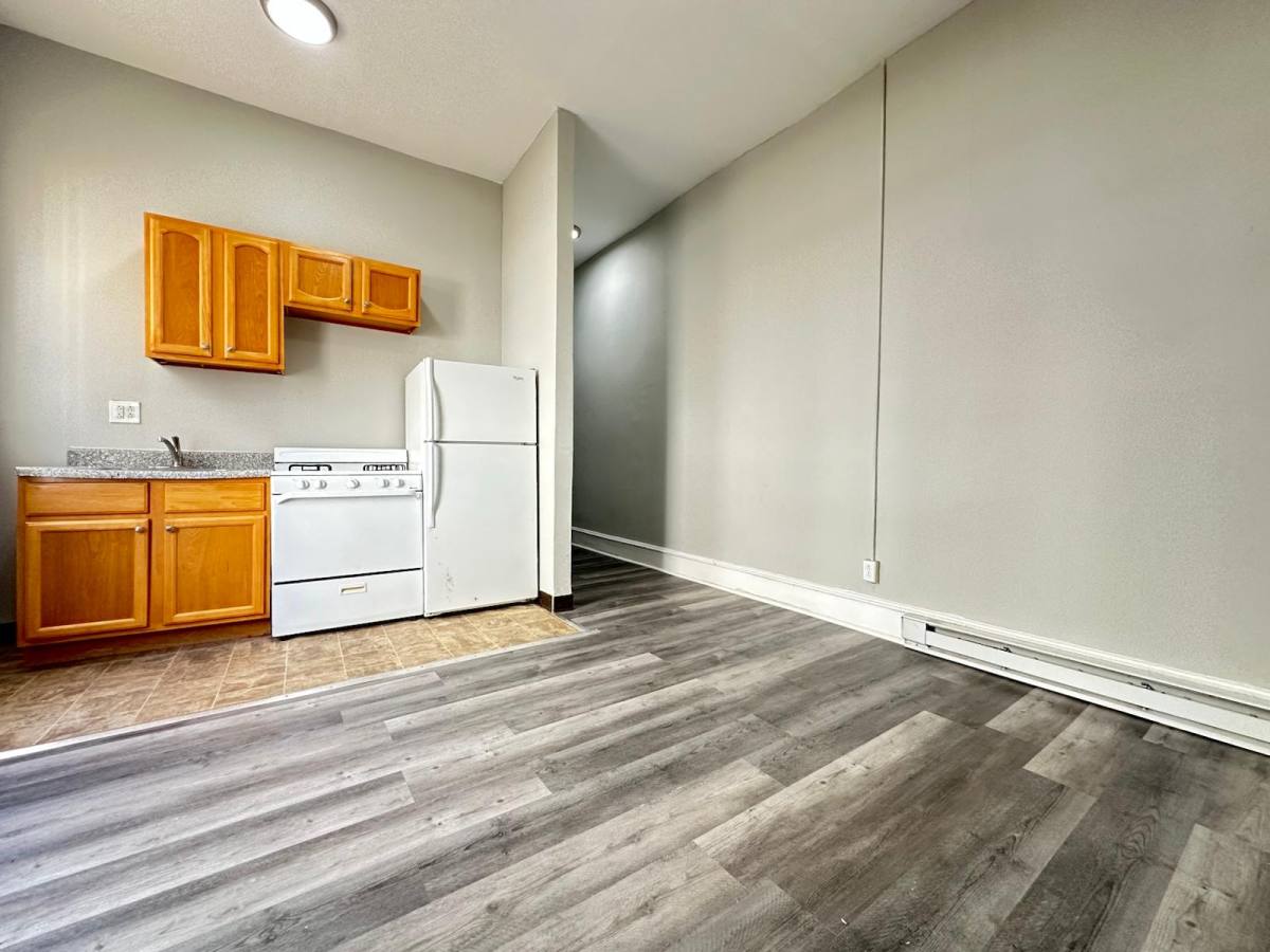 Apartment for rent at 1526 N 18th St #2R, Philadelphia, PA 19121