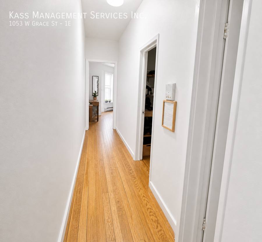 Apartment for rent at 1053 W Grace St #1E, Chicago, IL 60613