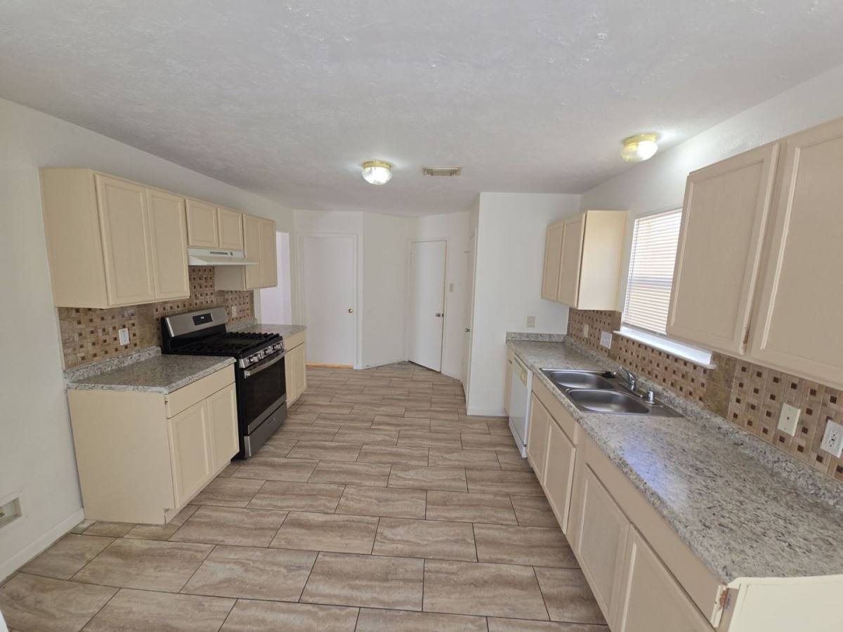 House for rent at 21802 Westfield Ridge Dr, Houston, TX 77073