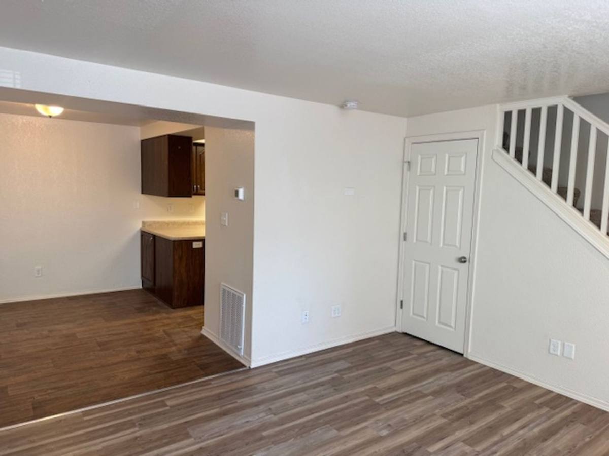 Townhouse for rent at 600 W First St #9, Phoenix, OR 97535