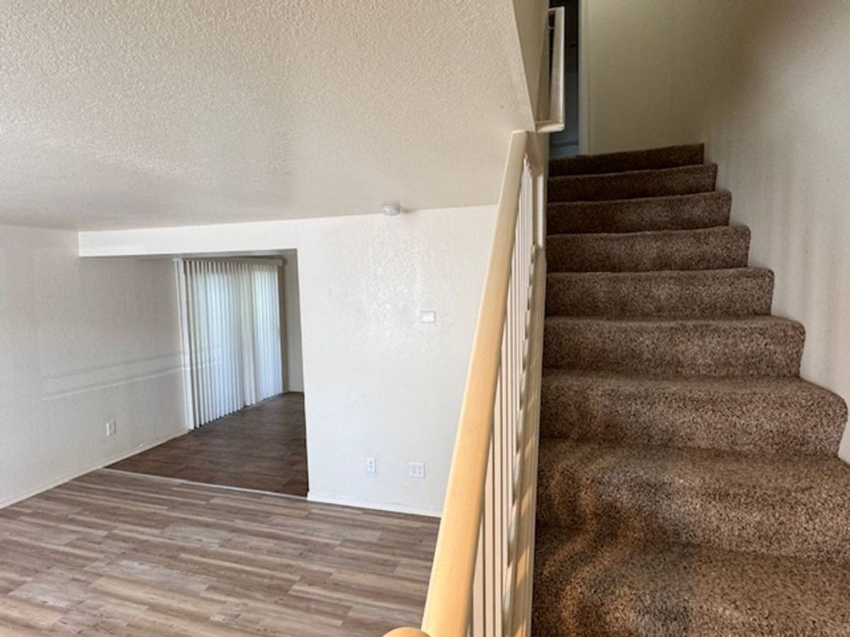 Townhouse for rent at 600 W First St #9, Phoenix, OR 97535