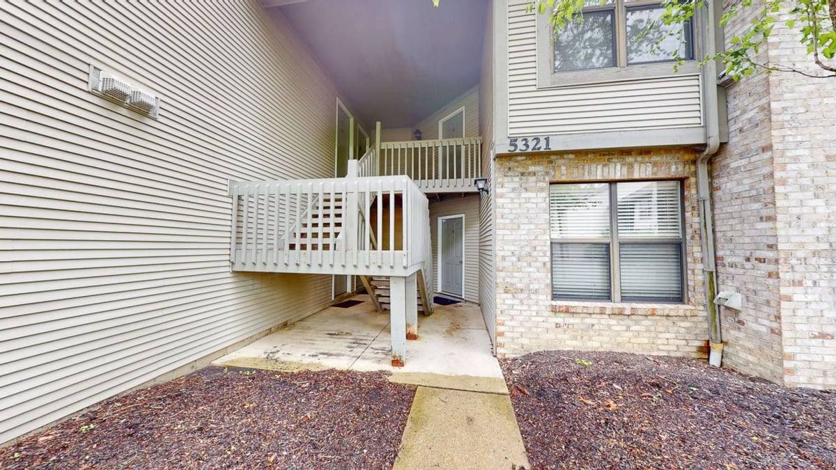 Apartment for rent at 5321 Stonemeadow Ave, Columbus, OH 43220