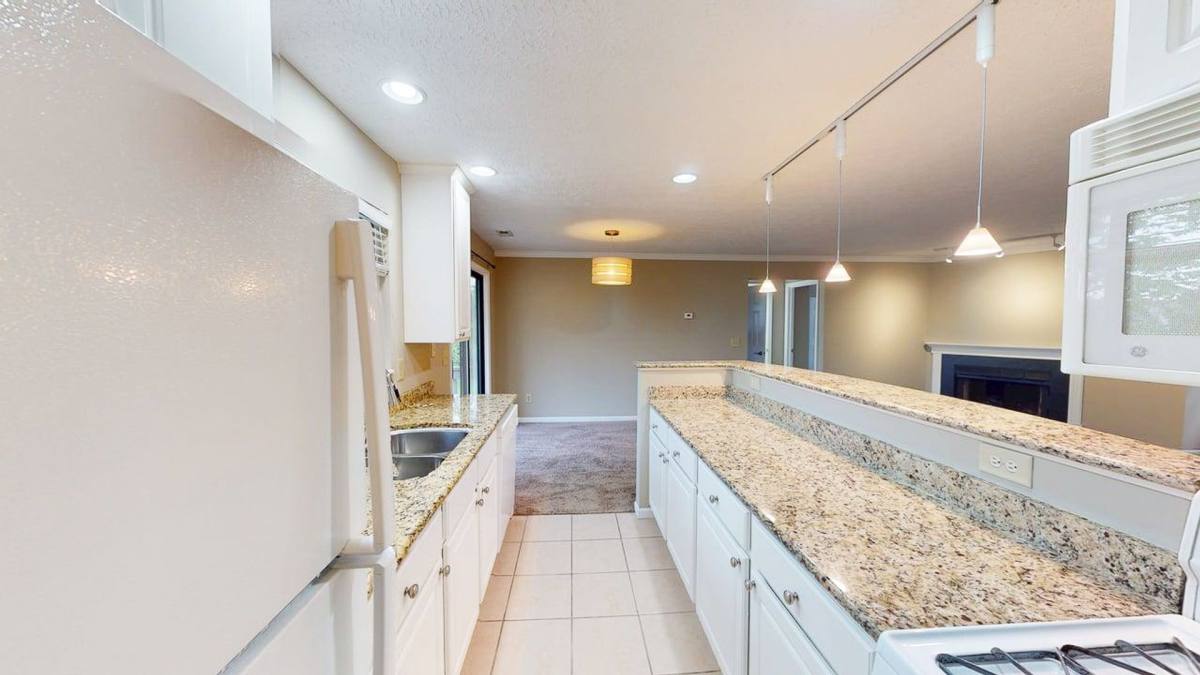 Apartment for rent at 5321 Stonemeadow Ave, Columbus, OH 43220