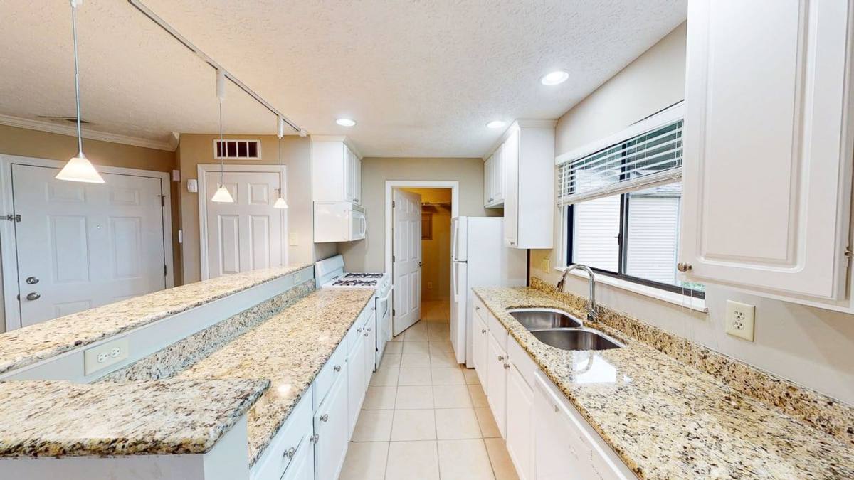 Apartment for rent at 5321 Stonemeadow Ave, Columbus, OH 43220