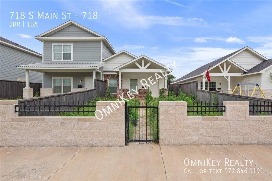 Apartment for rent at 718 S Main St #718, McGregor, TX 76657