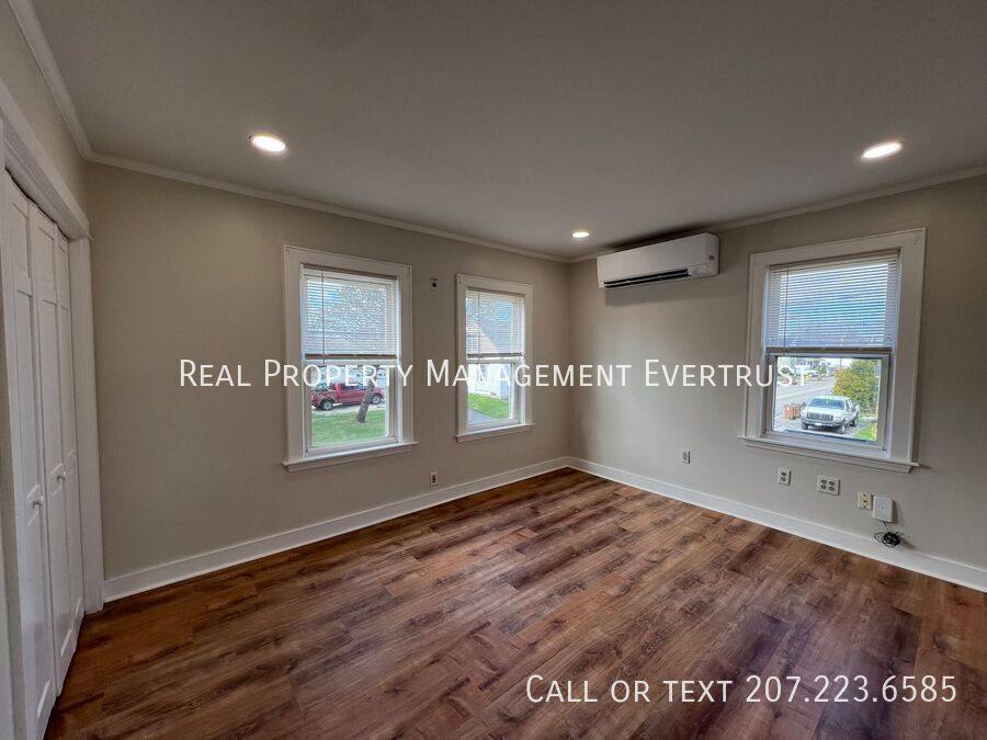 Apartment for rent at 249 Lincoln St #B, Saco, ME 04072