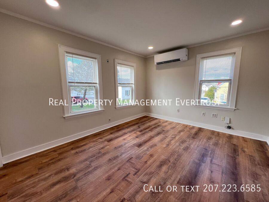 Apartment for rent at 249 Lincoln St #B, Saco, ME 04072