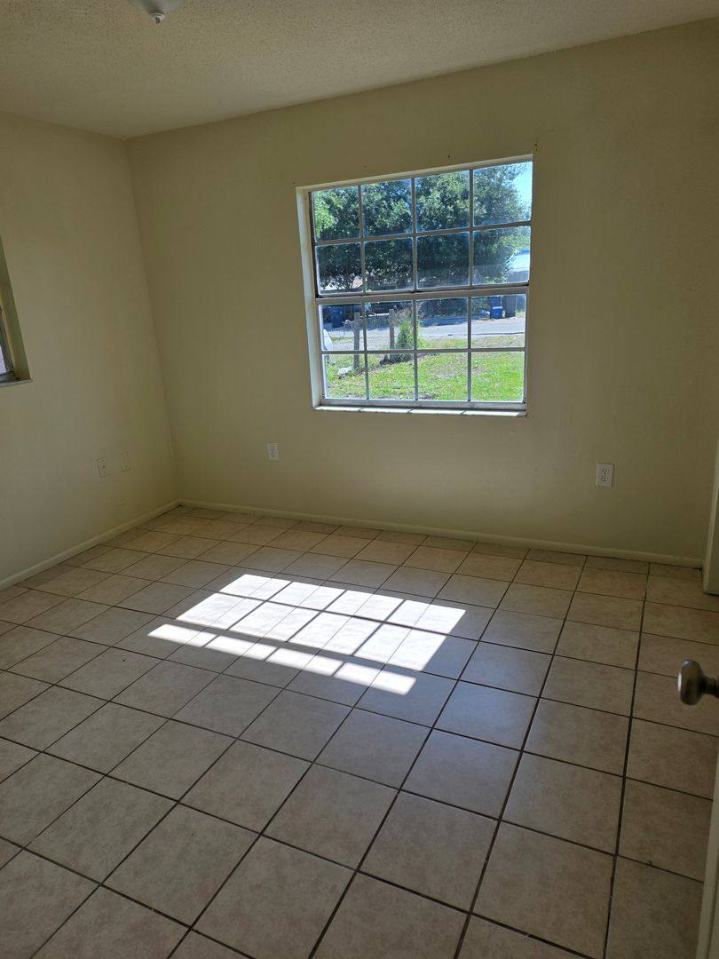 House for rent at 3808 11th St E, Bradenton, FL 34203