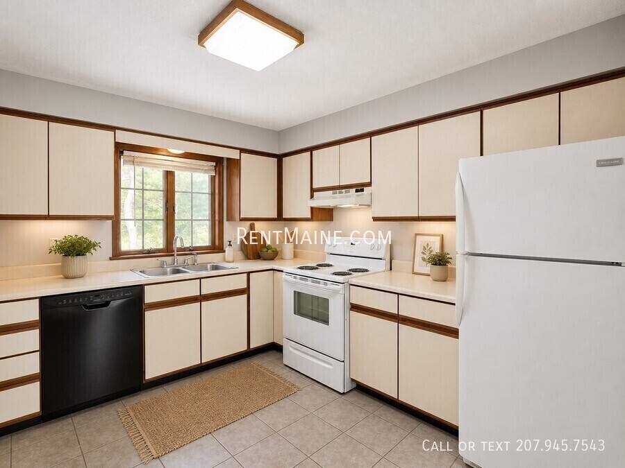 Apartment for rent at 7 Hartley St #4, Lewiston, ME 04240