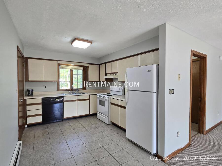 Apartment for rent at 7 Hartley St #4, Lewiston, ME 04240