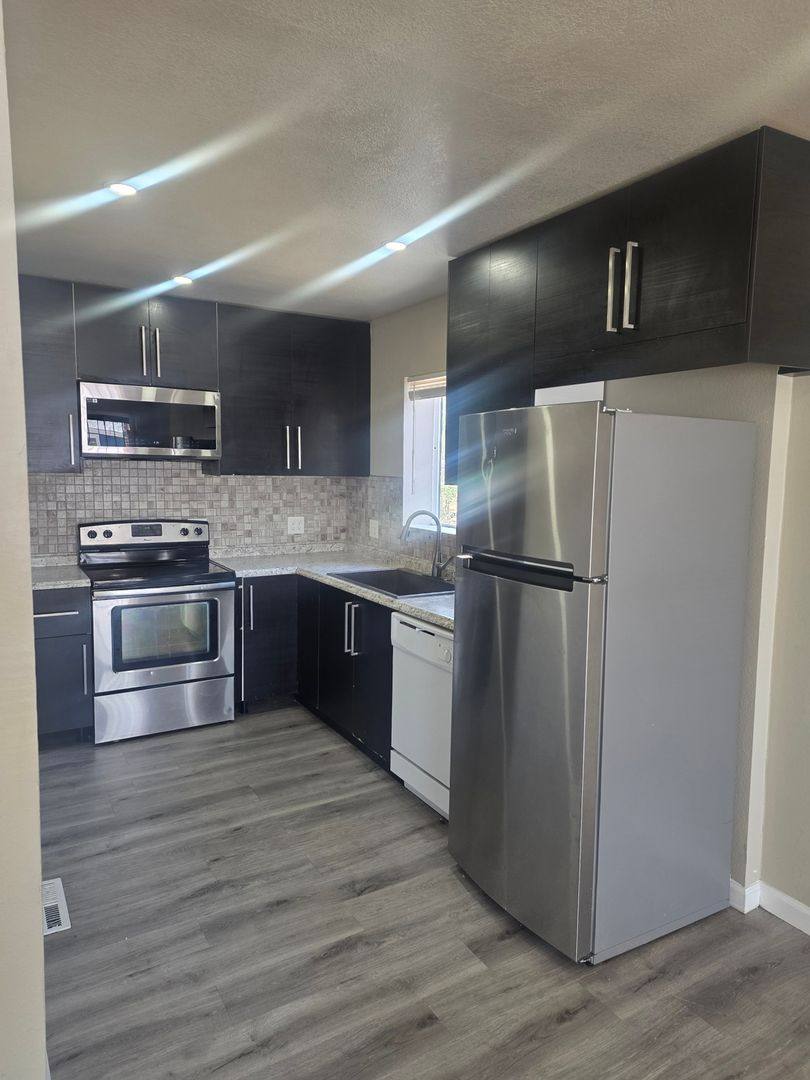 Townhouse for rent at 1910 Oswego St, Aurora, CO 80010