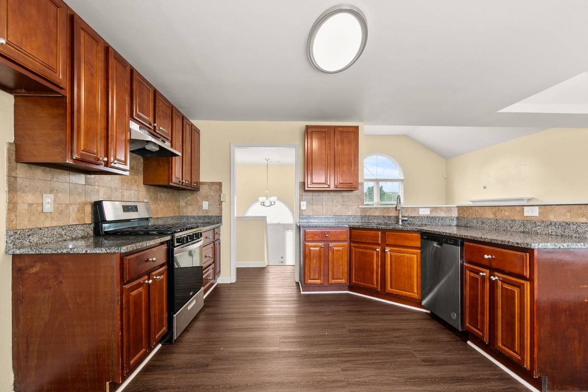 House for rent at 7187 Williams Rd, Flowery Branch, GA 30542