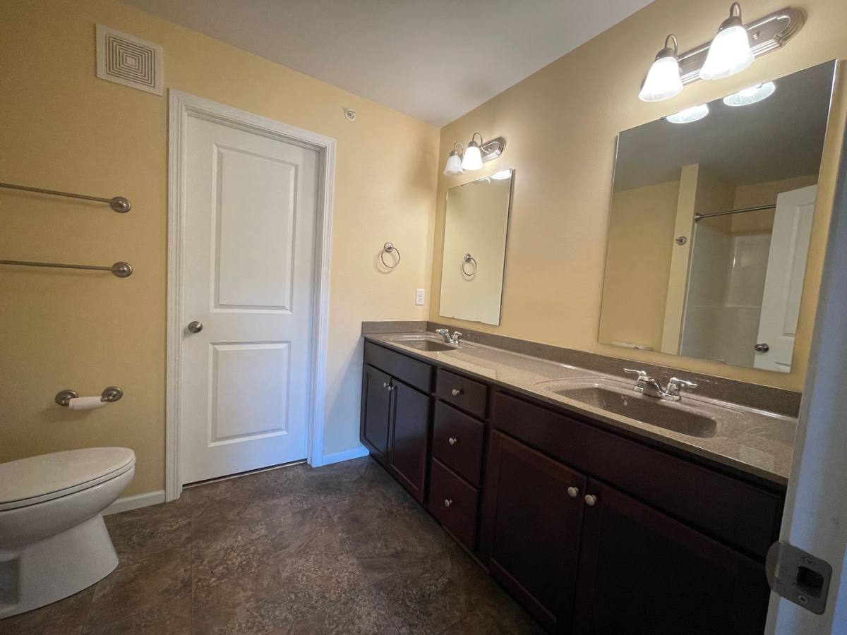 Townhouse for rent at 463 Cambria Dr, North Liberty, IA 52317