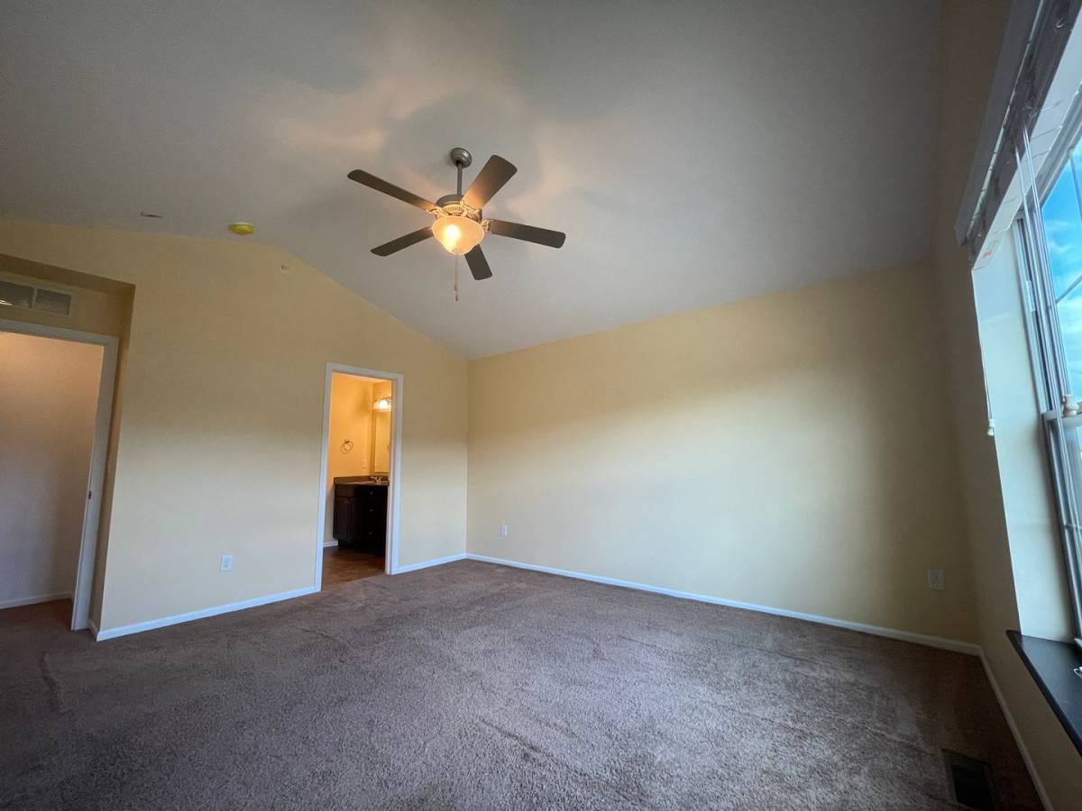Townhouse for rent at 463 Cambria Dr, North Liberty, IA 52317