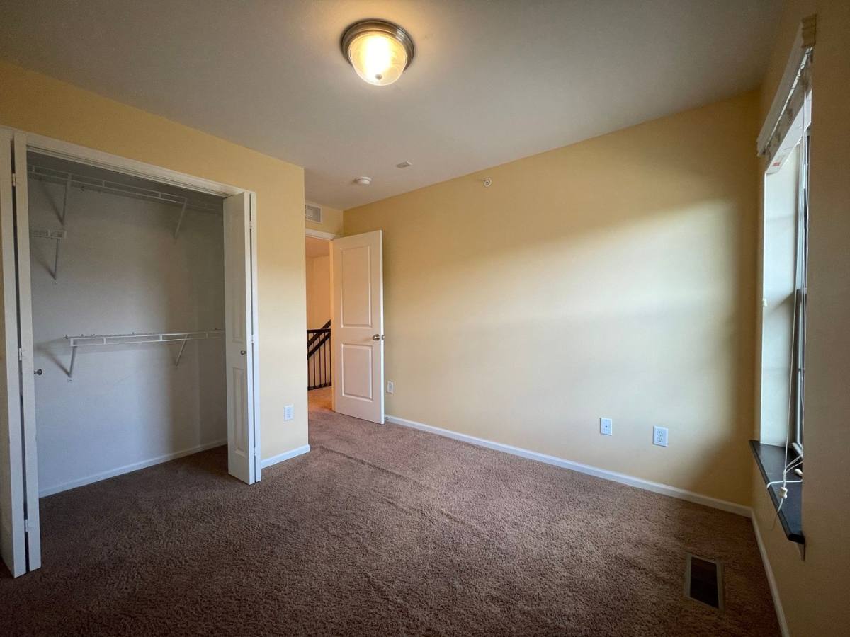 Townhouse for rent at 463 Cambria Dr, North Liberty, IA 52317