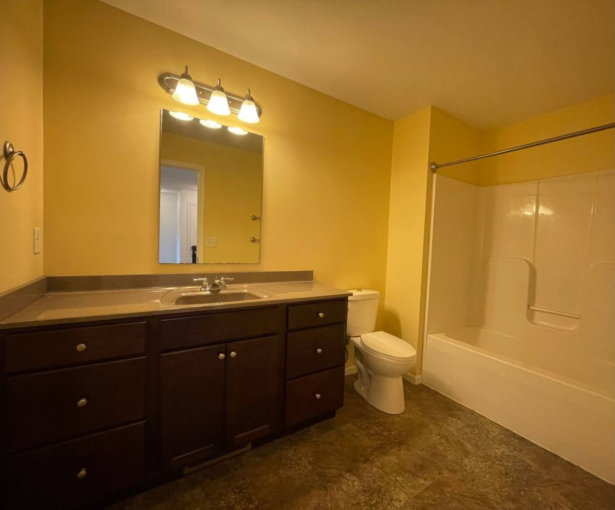 Townhouse for rent at 463 Cambria Dr, North Liberty, IA 52317