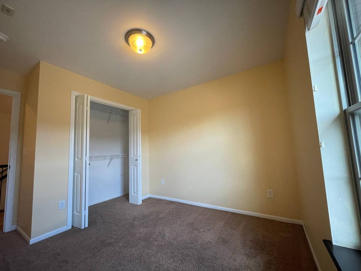 Townhouse for rent at 463 Cambria Dr, North Liberty, IA 52317