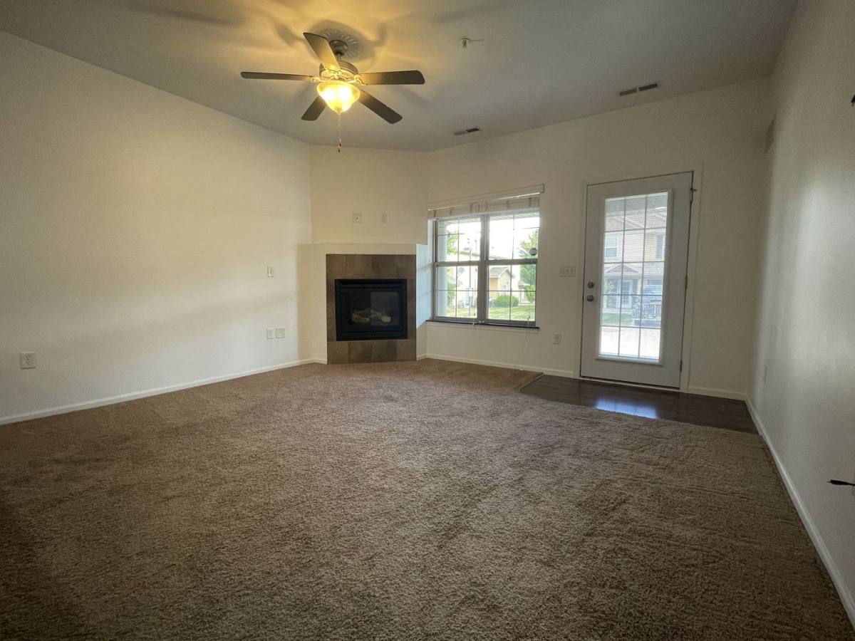 Townhouse for rent at 463 Cambria Dr, North Liberty, IA 52317