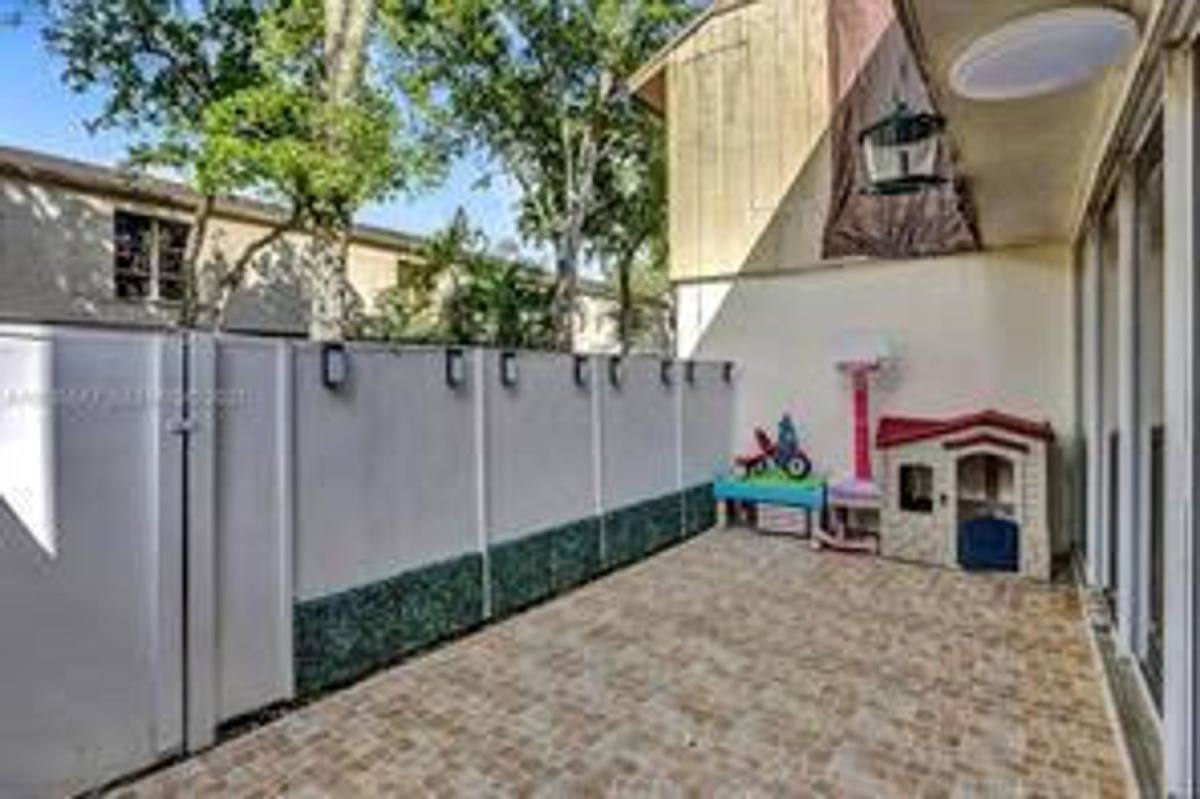 Townhouse for rent at 833 NW 81st Ave, Fort Lauderdale, FL 33324