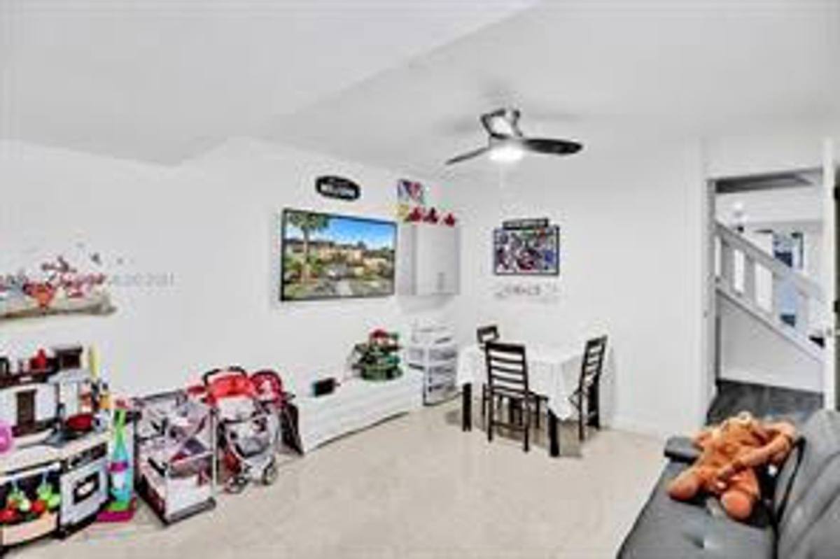 Townhouse for rent at 833 NW 81st Ave, Fort Lauderdale, FL 33324