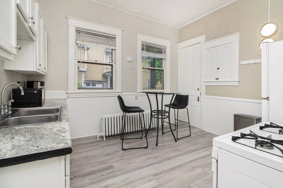 Apartment for rent at 323 Woodward Ave, Kalamazoo, MI 49007