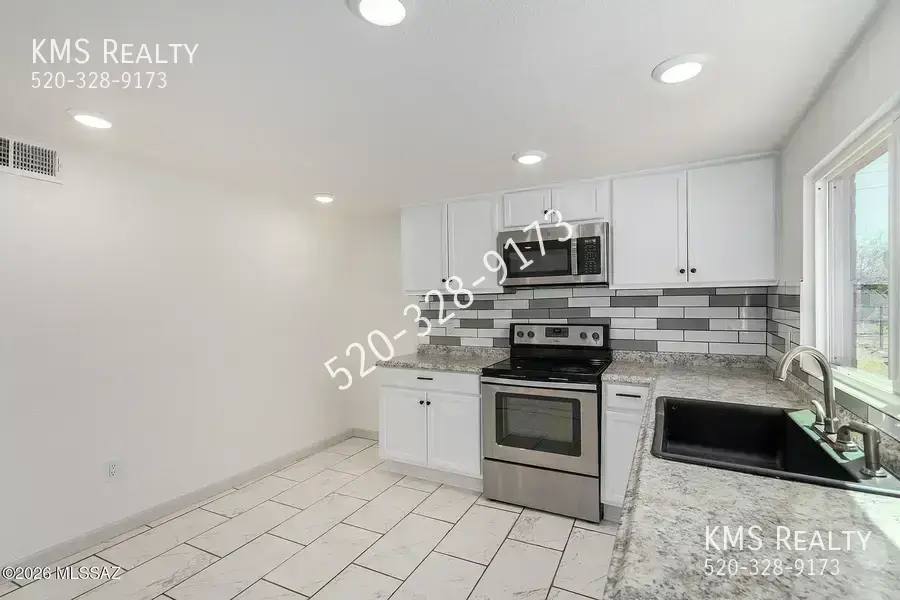 Townhouse for rent at 2429 E Cameron Vista, Tucson, AZ 85713