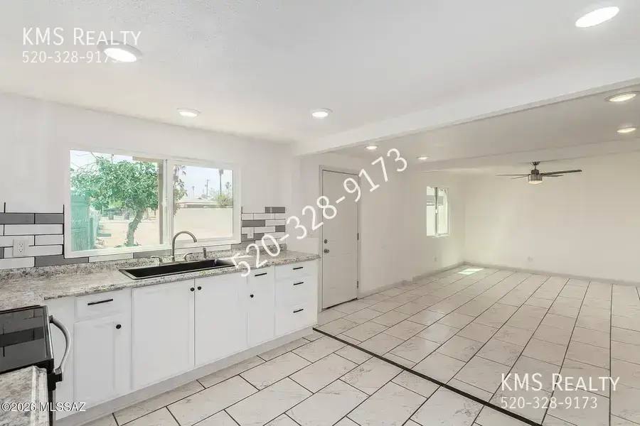 Townhouse for rent at 2429 E Cameron Vista, Tucson, AZ 85713