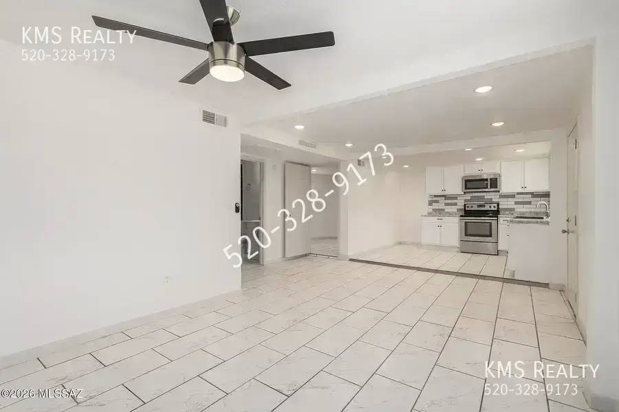 Townhouse for rent at 2429 E Cameron Vista, Tucson, AZ 85713