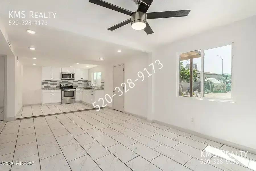 Townhouse for rent at 2429 E Cameron Vista, Tucson, AZ 85713